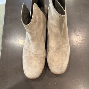 Sorel Light Tan Ankle Booties